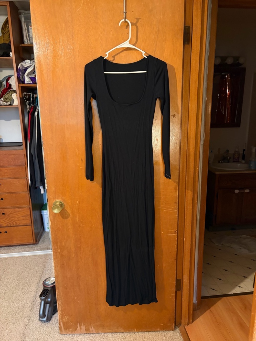 Black Long-Sleeve Scoop Neck Maxi Dress